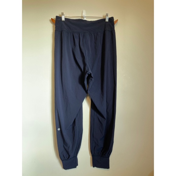Lululemon Sun Setter Jogger Size 8 - Picture 5 of 8
